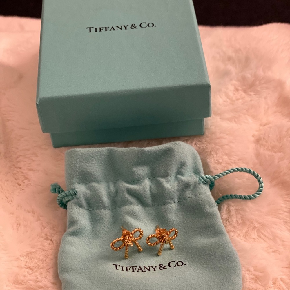 TIFFANY & CO. YELLOW GOLD TWIST BOW EARRINGS $3000